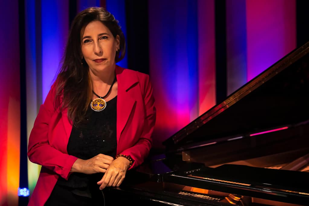 Deborah Levy - piano